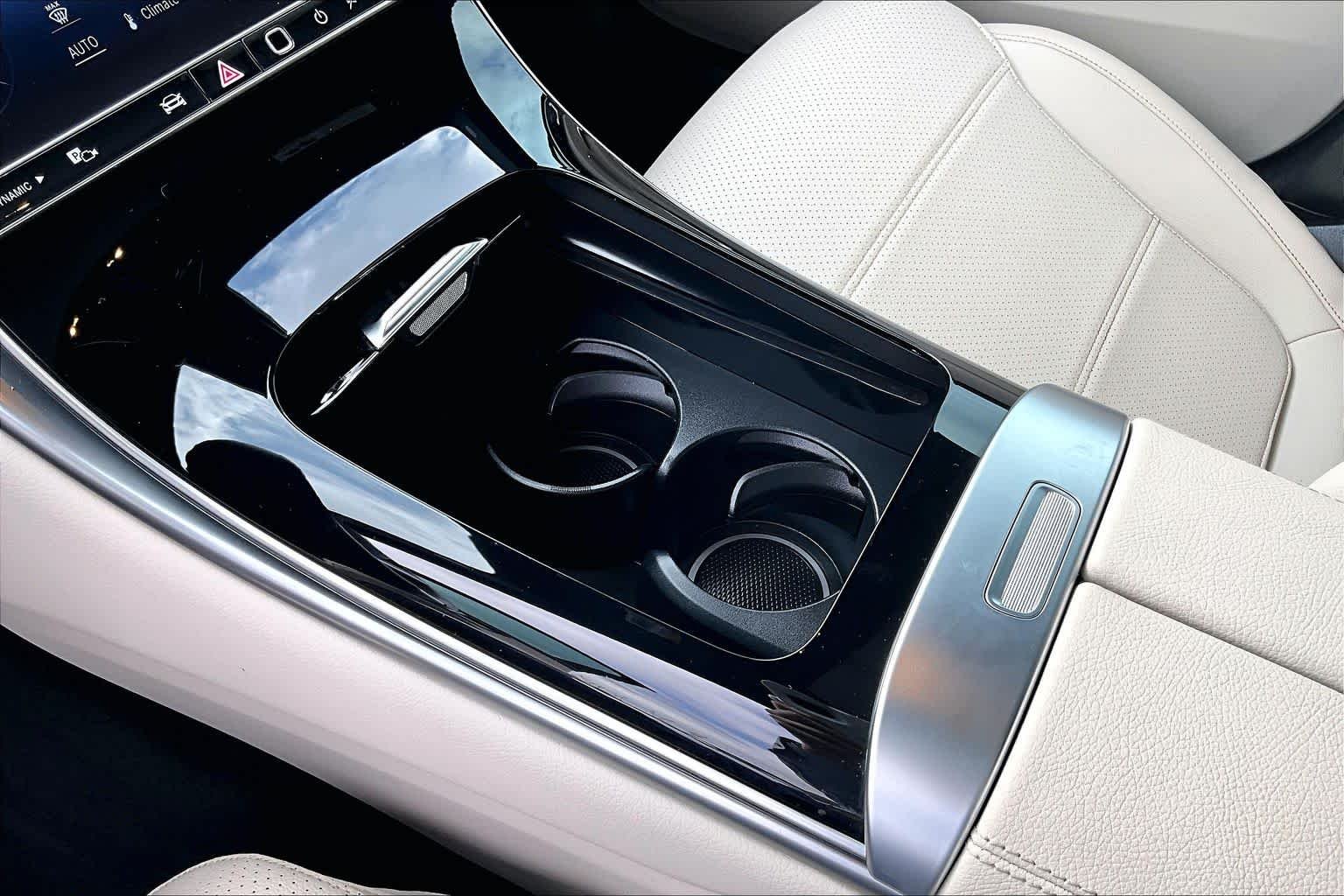 Used 2024 Black Mercedes-Benz GLC 300 image 17