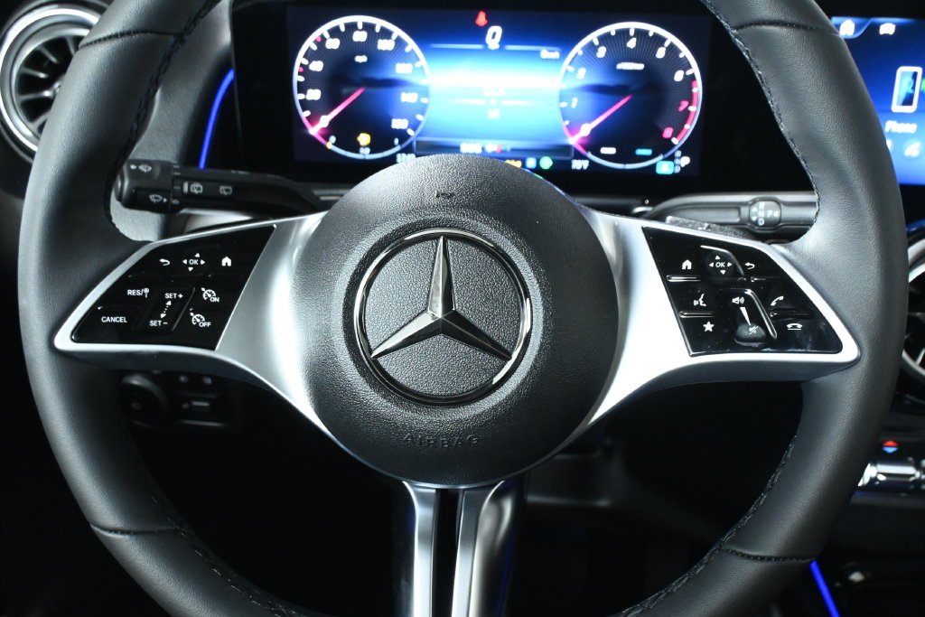 New 2026 Cirrus Silver Metallic Mercedes-Benz GLB 250 image 18