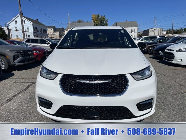 2025 Chrysler Pacifica Select - Photo 11