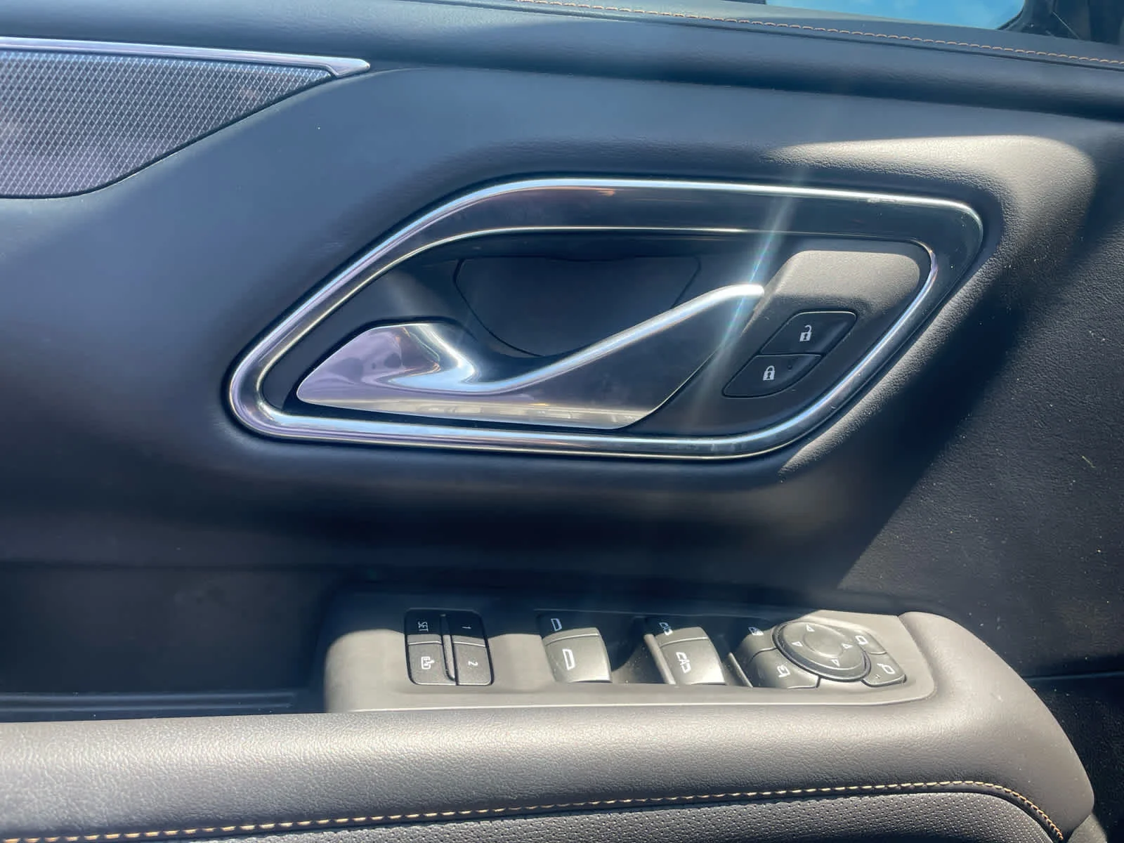 2023 GMC Yukon AT4 - Photo 14