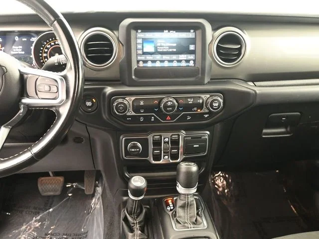 Used 2020 Silver Jeep Unlimited Sahara image 14