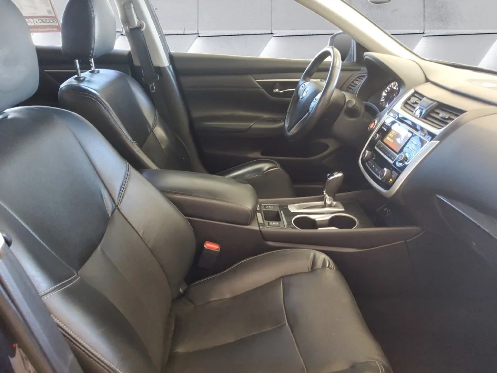 Used 2018 Blue Nissan 2.5 SL image 13