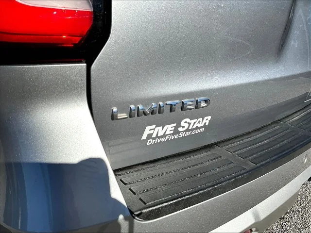 Used 2023 Silver Ford Limited image 27