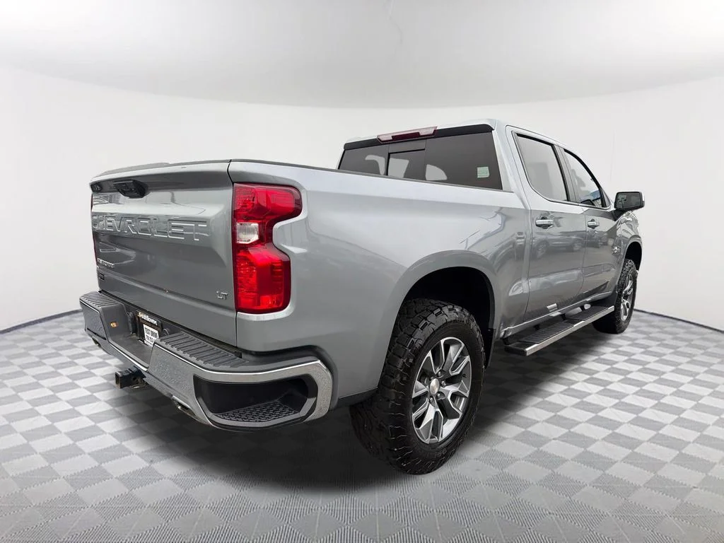 Used 2024 Gray Chevrolet LT image 5
