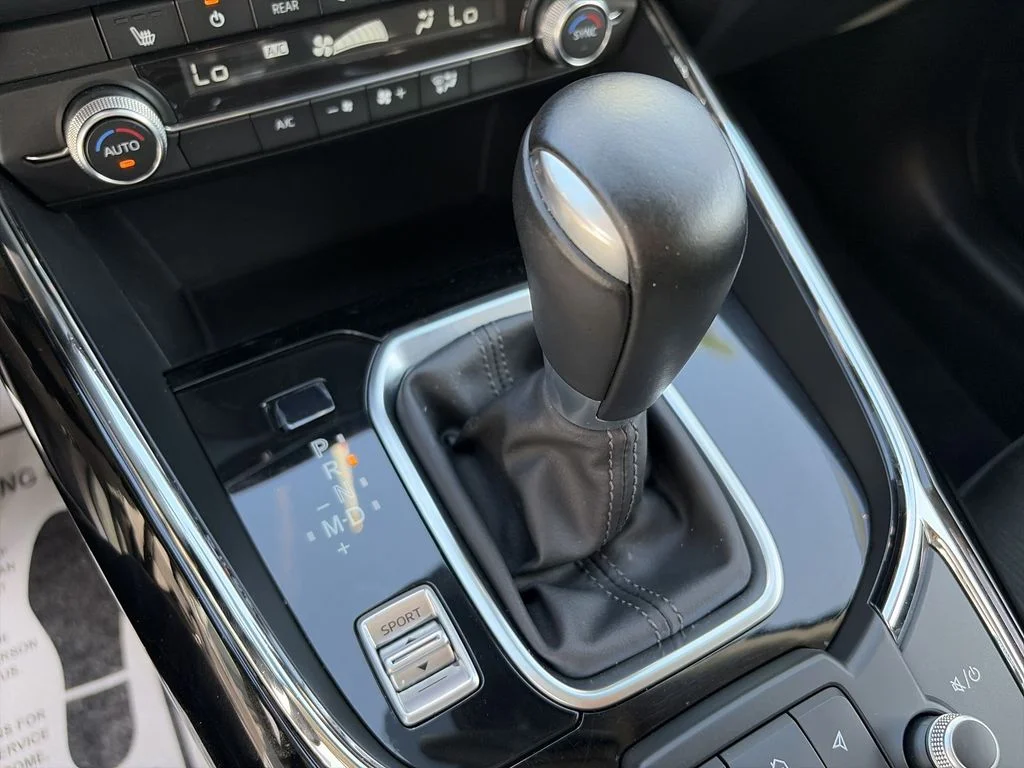 Used 2022 White Mazda Sport image 22