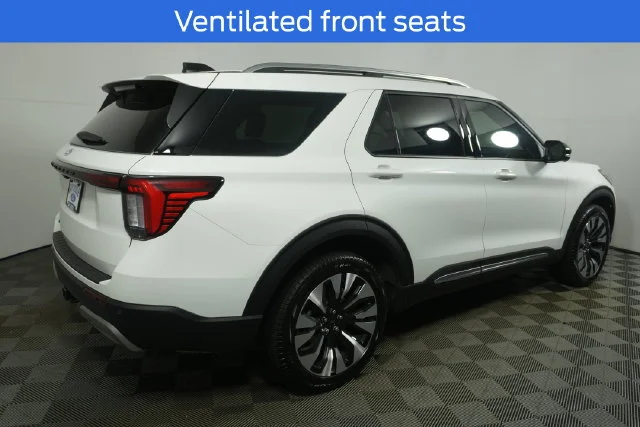 New 2027 Star White Metallic Tri-Coat Ford Platinum™ image 18