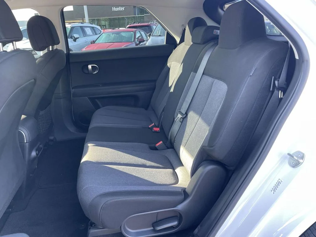 Used 2024 Atlas White Hyundai SEL image 3
