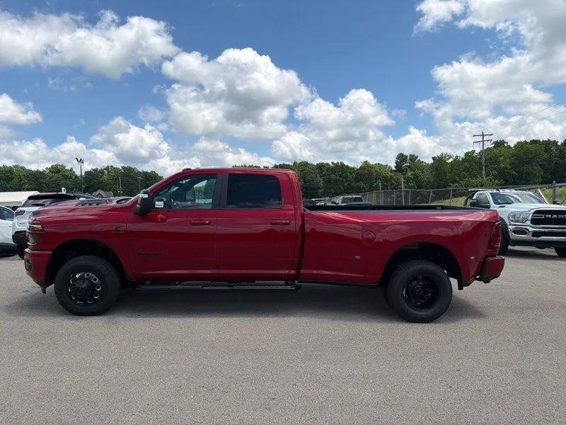 New 2026 Molten Red Pearl-Coat Exterior Paint RAM Laramie image 6