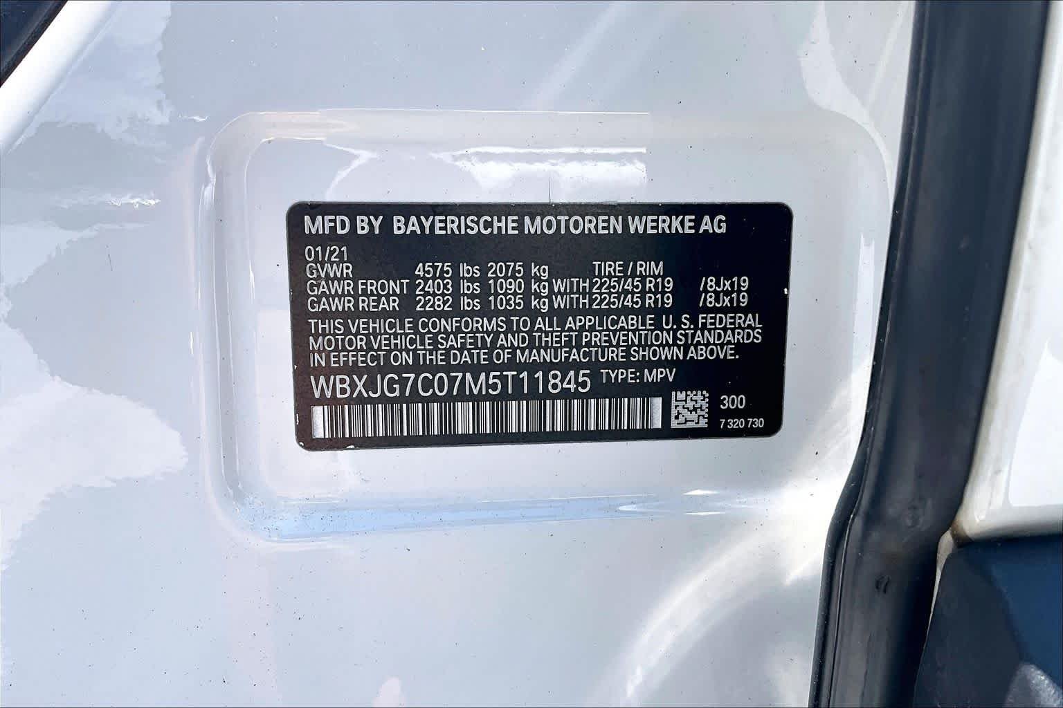 Used 2021 Alpine White BMW sDrive28i image 32