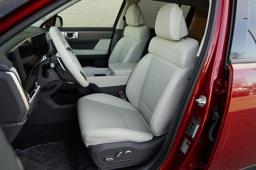 2025 Hyundai Santa Fe SEL - Photo 8