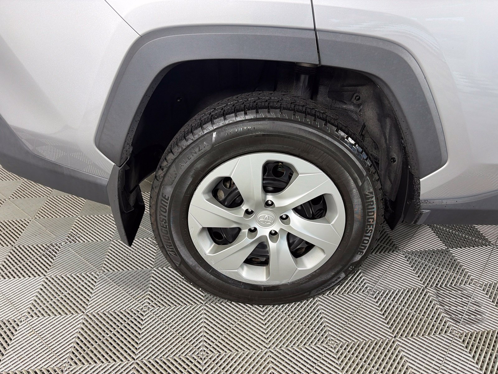 Used 2022 Silver Toyota LE image 23