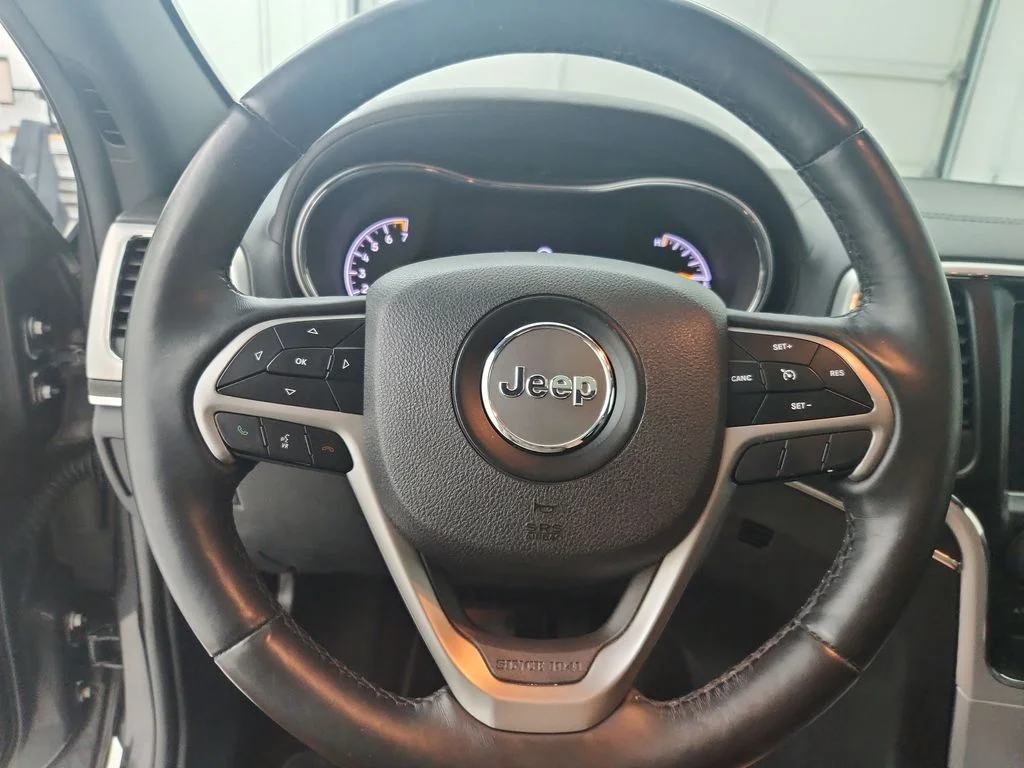 Certified Used 2018 Gray Jeep Limited image 25