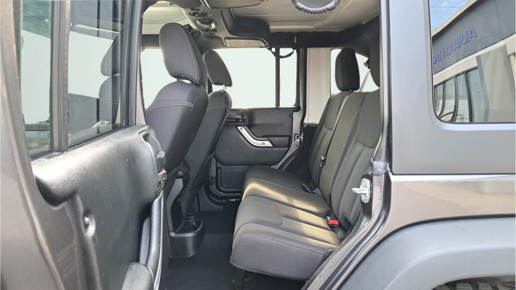 Used 2017 Gray Jeep Unlimited Rubicon image 10