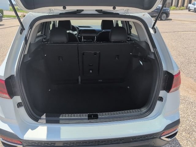 Used 2024 White Volkswagen 1.5T SE image 19