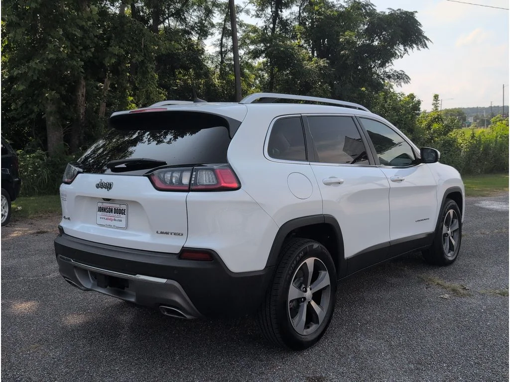 Used 2019 WHITE Jeep 4d SUV 4WD Limited 3.2L image 5