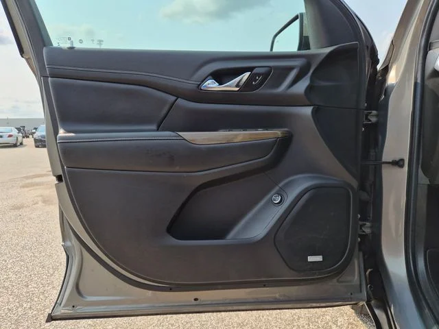 Used 2019 Gray GMC SLE-2 image 14