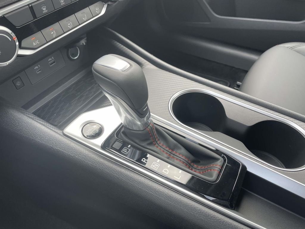 New 2026 Gun Metallic / Super Black Two-tone Nissan SR image 30