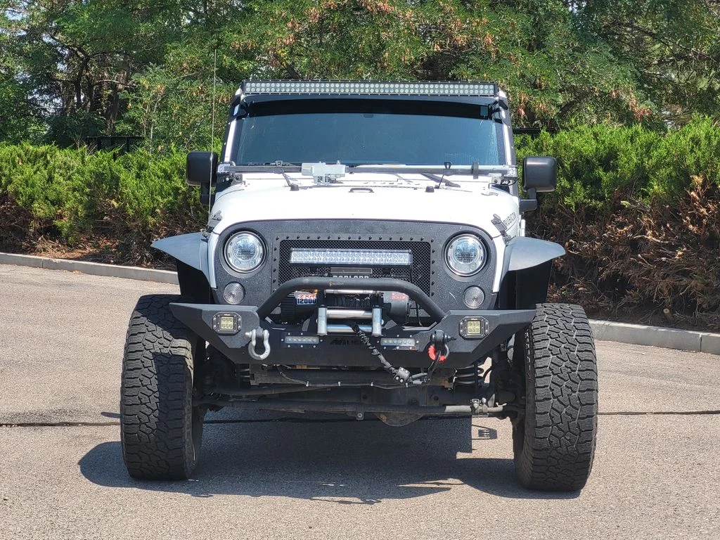 Used 2017 Bright White Clearcoat Jeep Unlimited Rubicon image 2