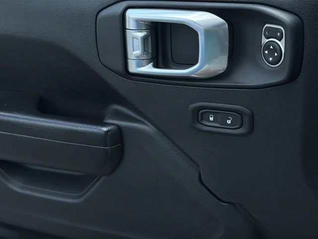 Used 2021 Blue Jeep Willys image 33