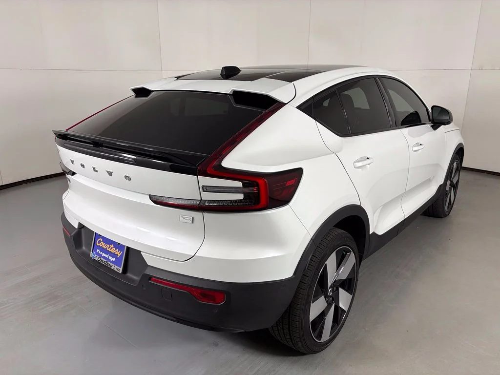Used 2023 White Volvo Ultimate image 8