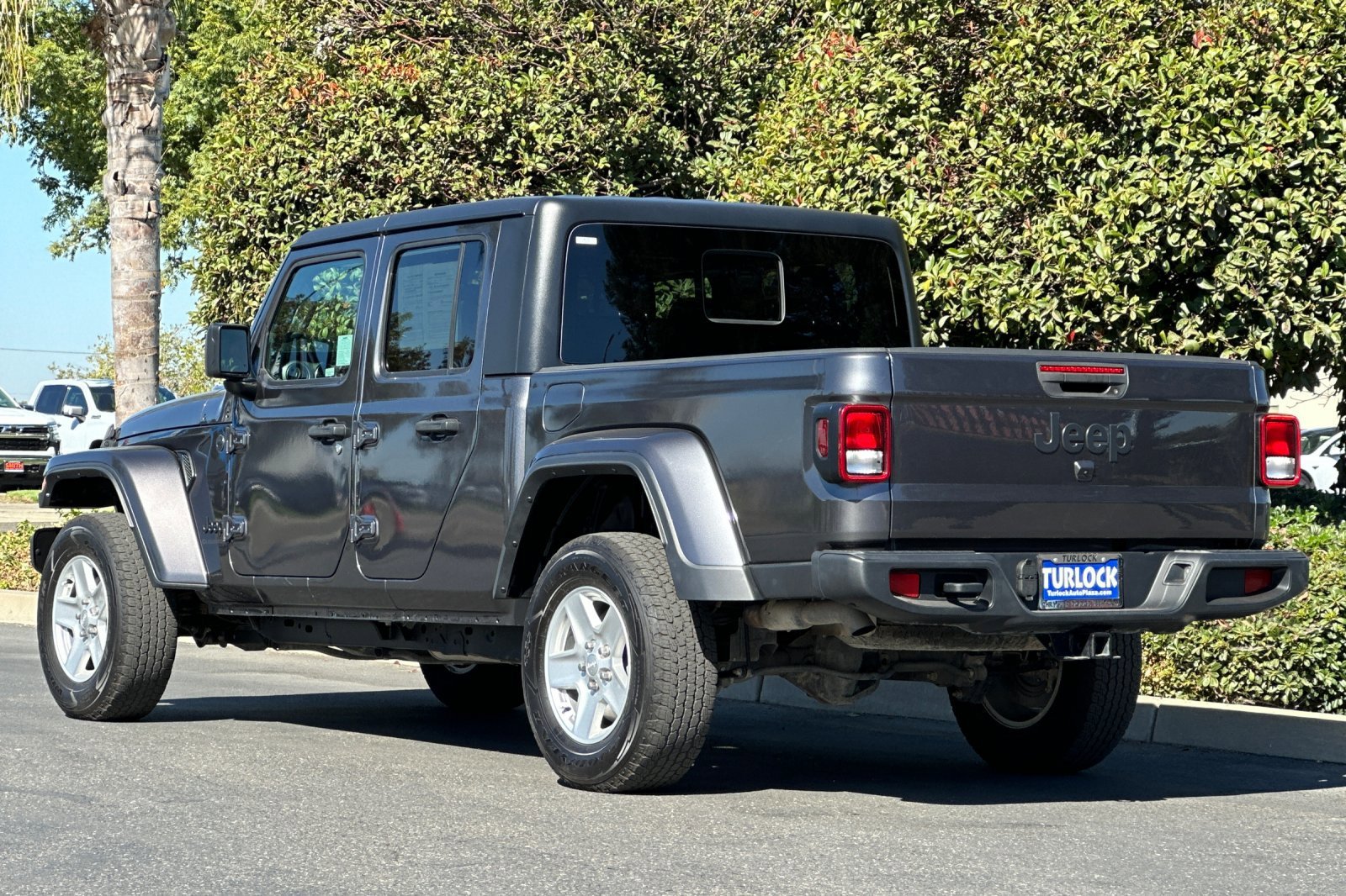 View vehicle photo 6