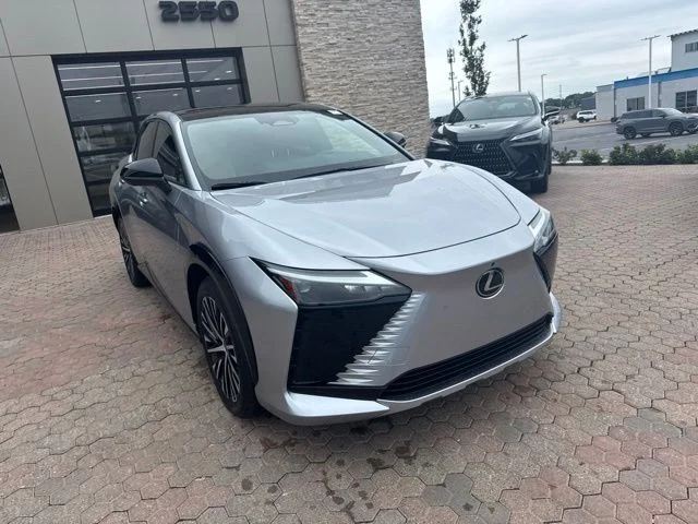 New 2026 Iridium Lexus 450e Premium image 3