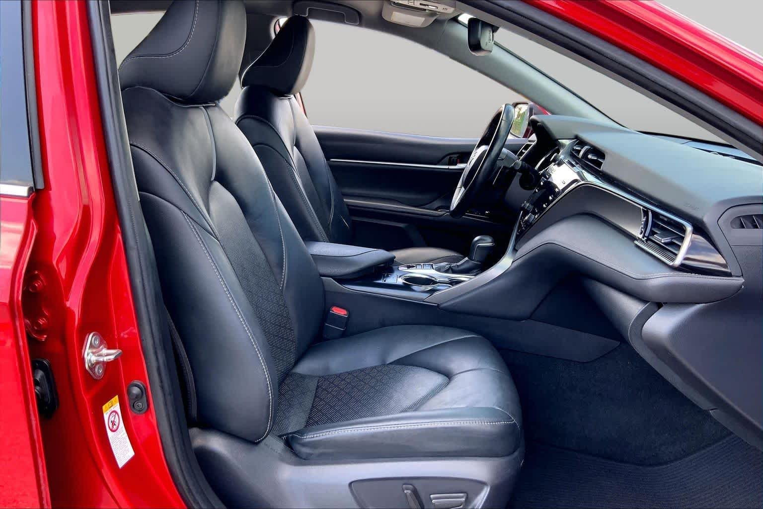 Used 2019 Supersonic Red Toyota XSE image 9