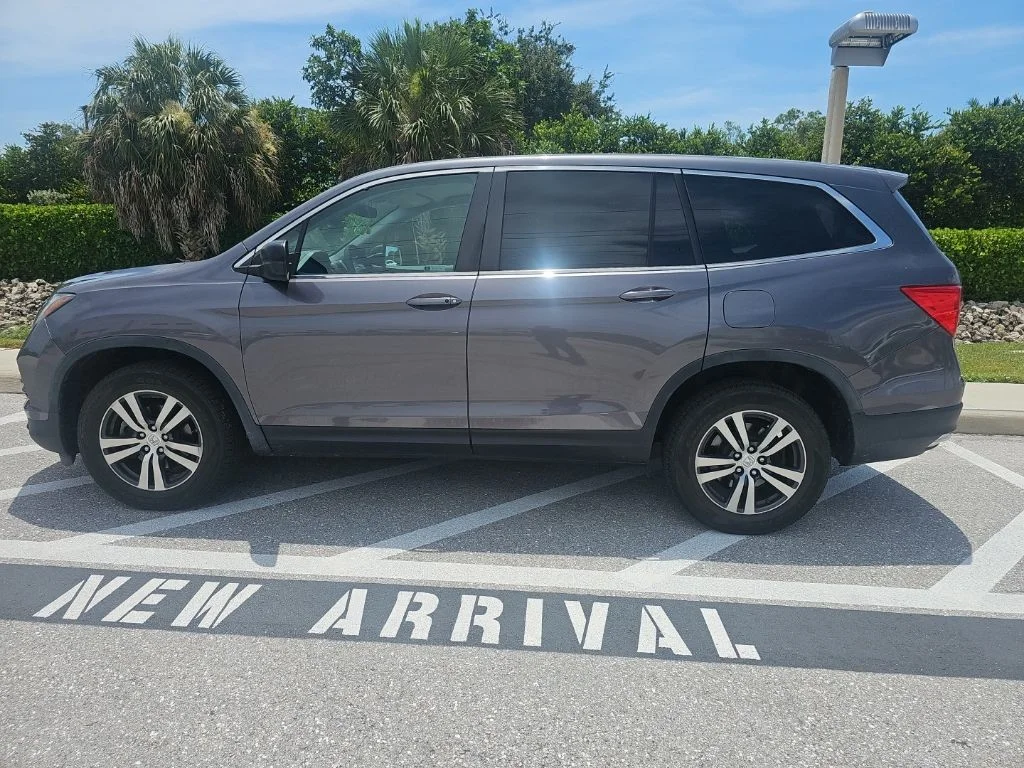 Used 2018 Modern Steel Metallic Honda EX image 10