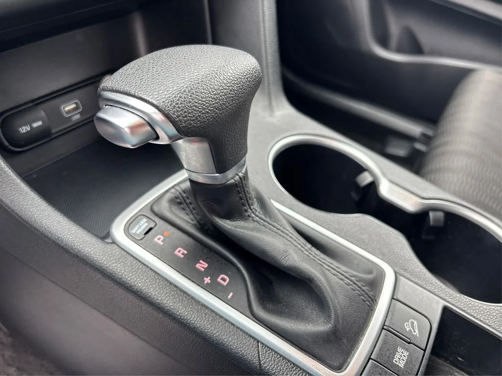 Used 2022 Silver Kia LX image 29