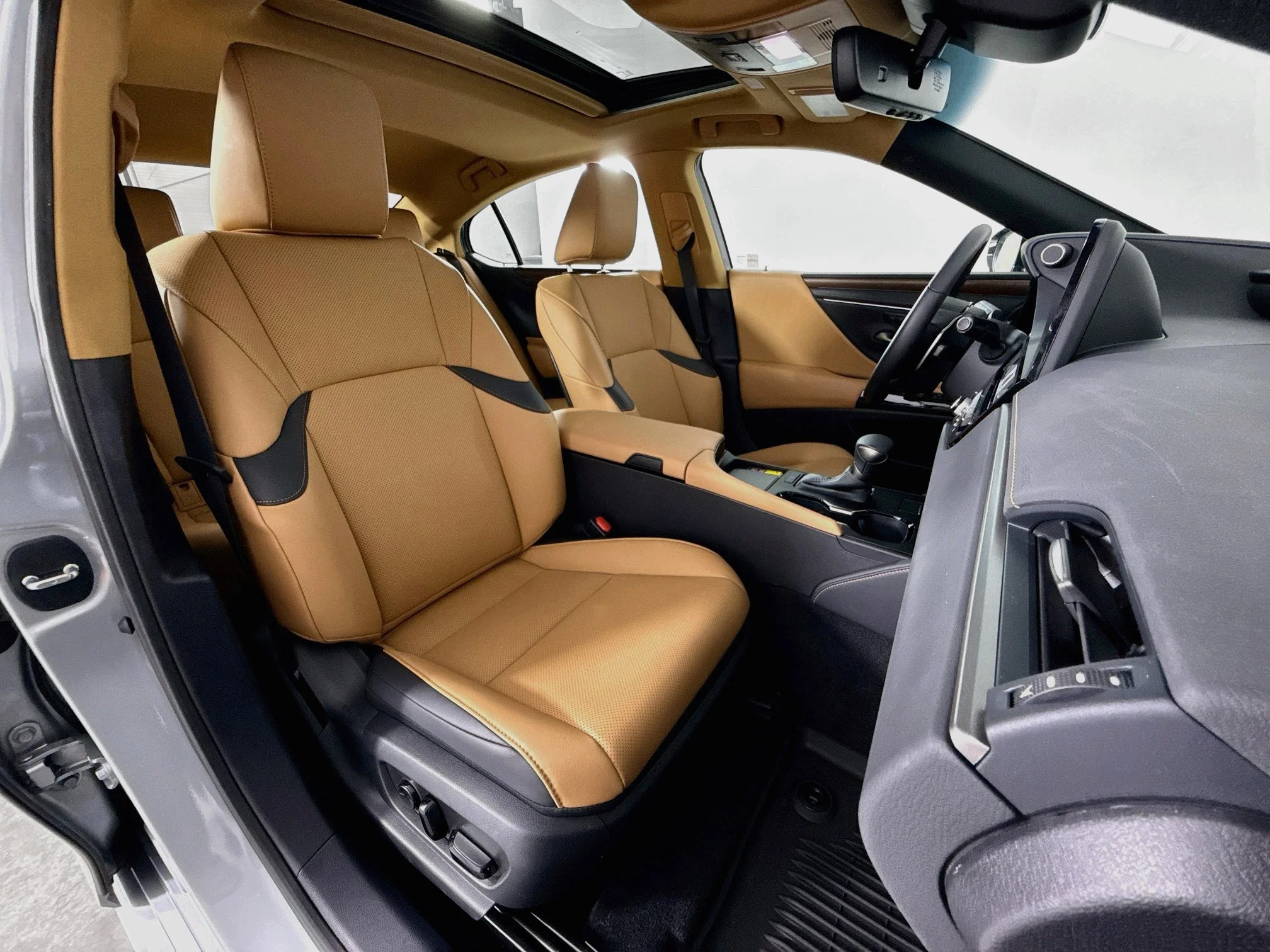 Certified Used 2025 IRIDIUM Lexus 350 image 26