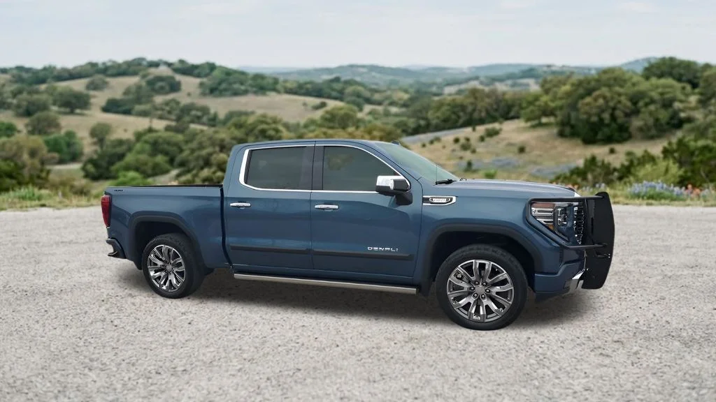 Used 2024  GMC Denali image 13