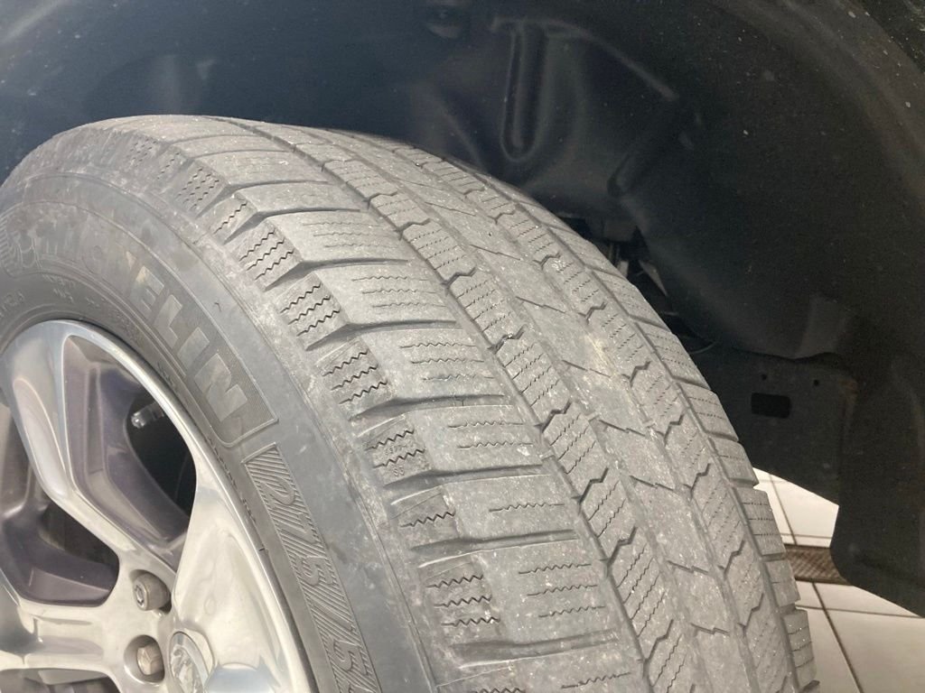 Used 2019 Black Ram Laramie image 14