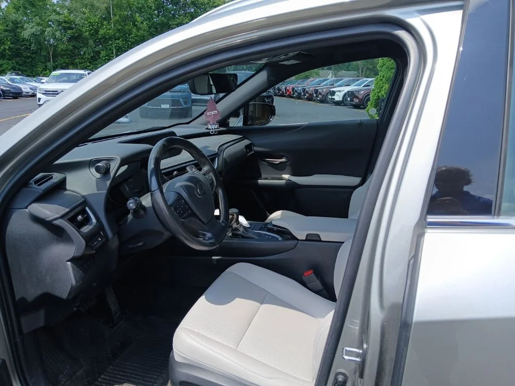 Used 2022 Silver Lexus 250h Base image 5
