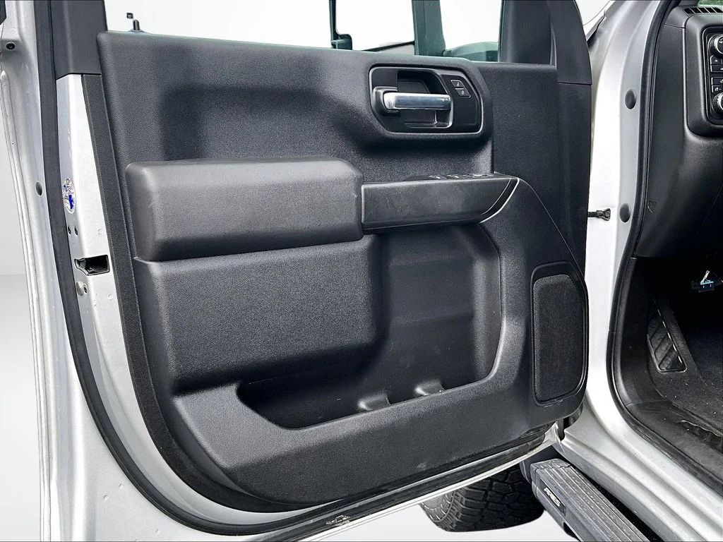 Used 2021 Silver Chevrolet Custom image 21