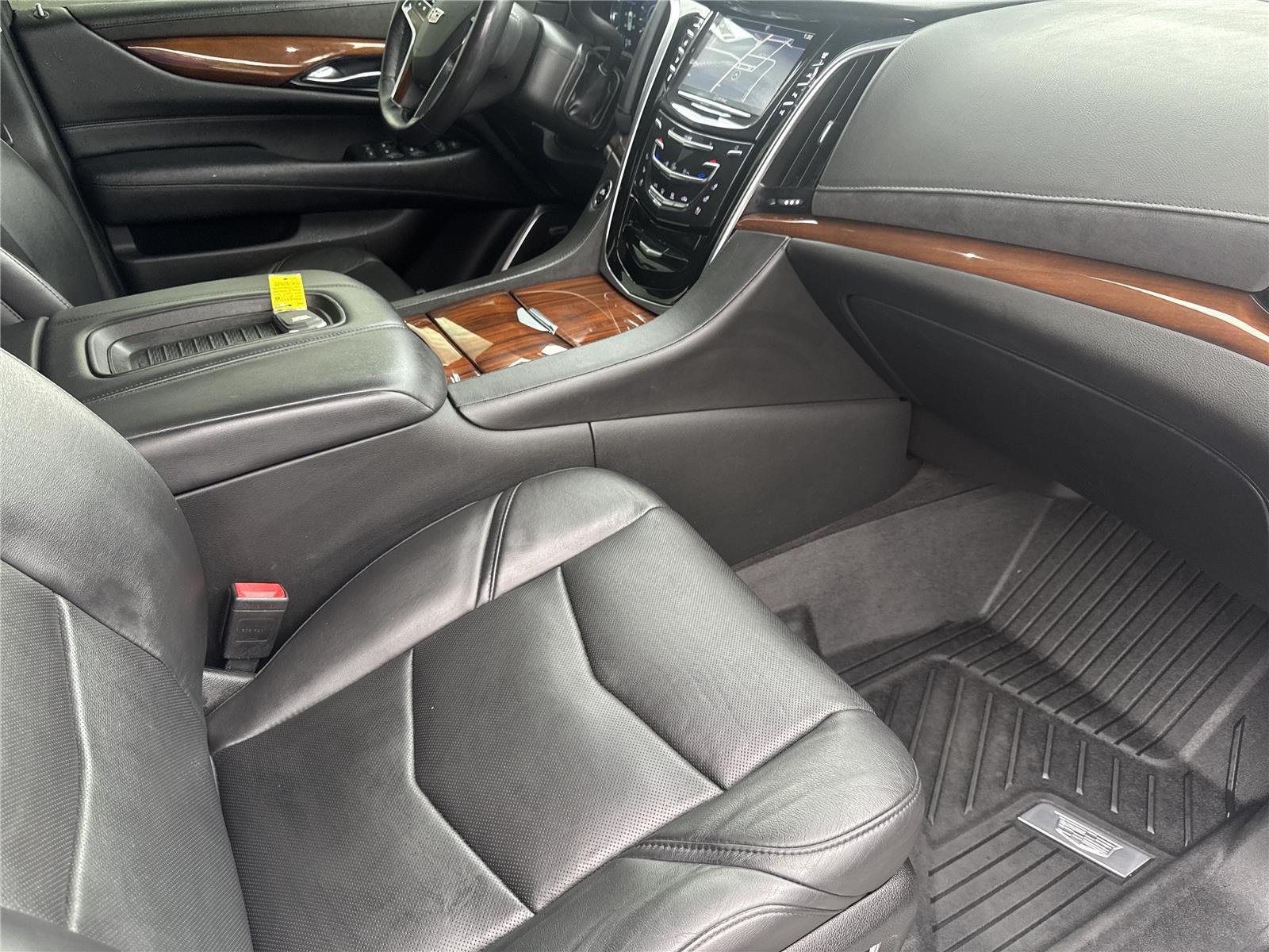 Used 2020 CRYSTAL WHITE TRICOAT Cadillac Premium Luxury image 38