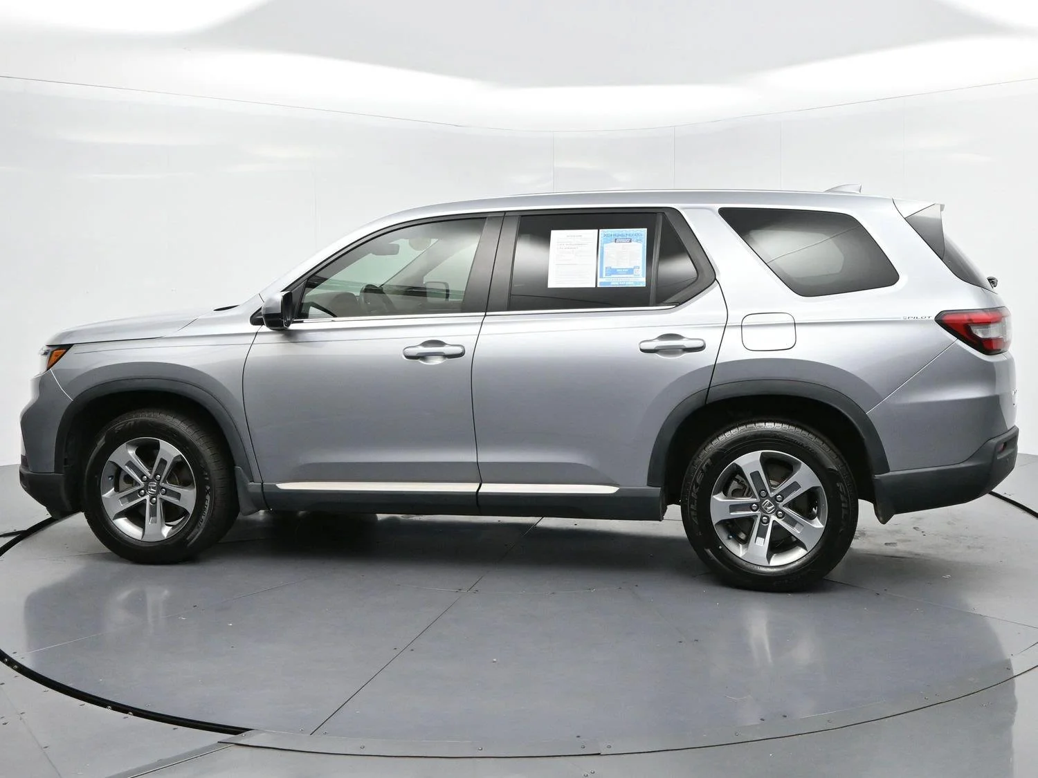 Used 2024 Lunar Silver Metallic Honda EX-L image 4