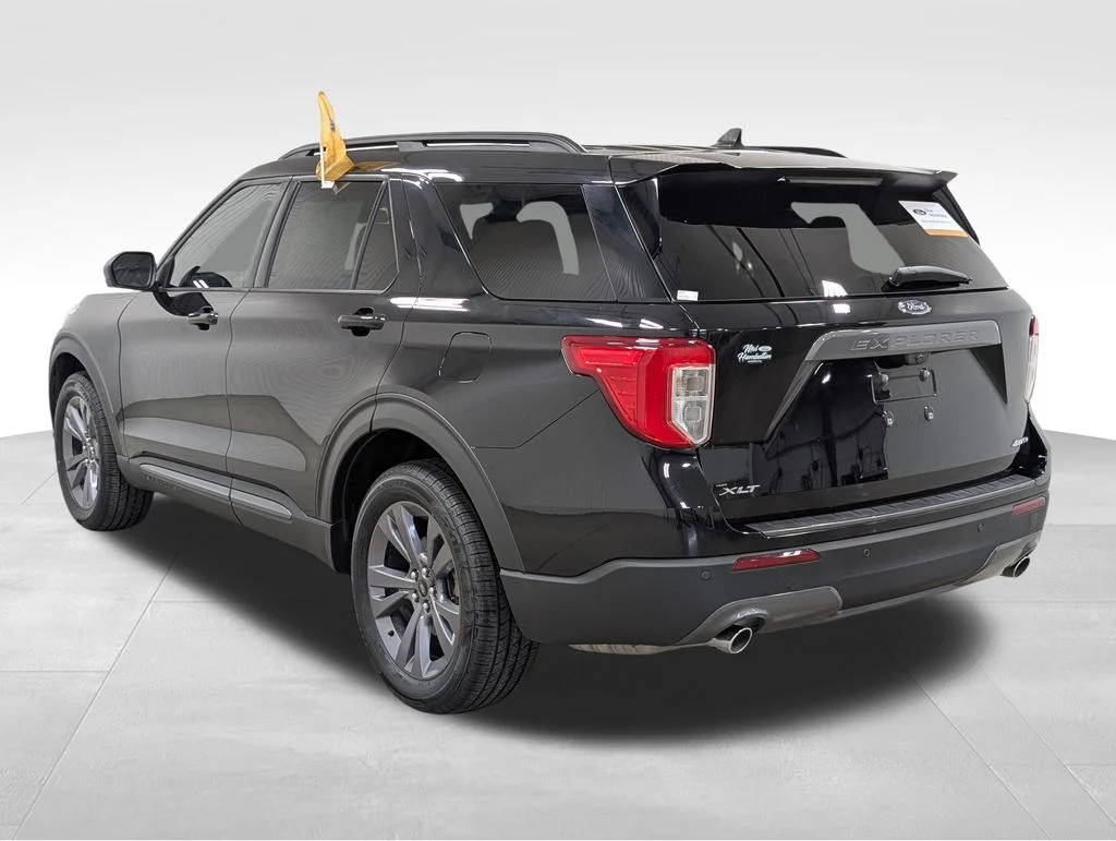 Certified Used 2023 Agate Black Metallic Ford XLT image 23