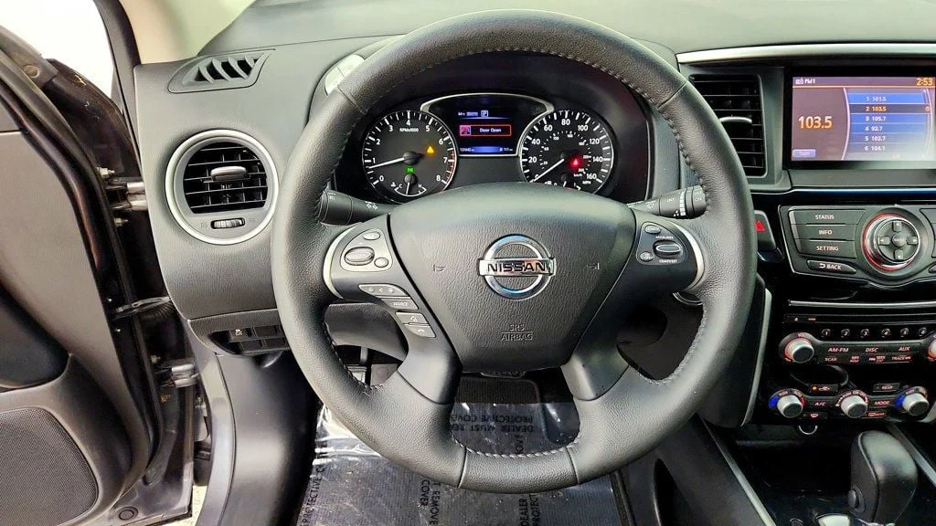 Used 2016 Gun Metallic Nissan 4WD 4dr SV image 12