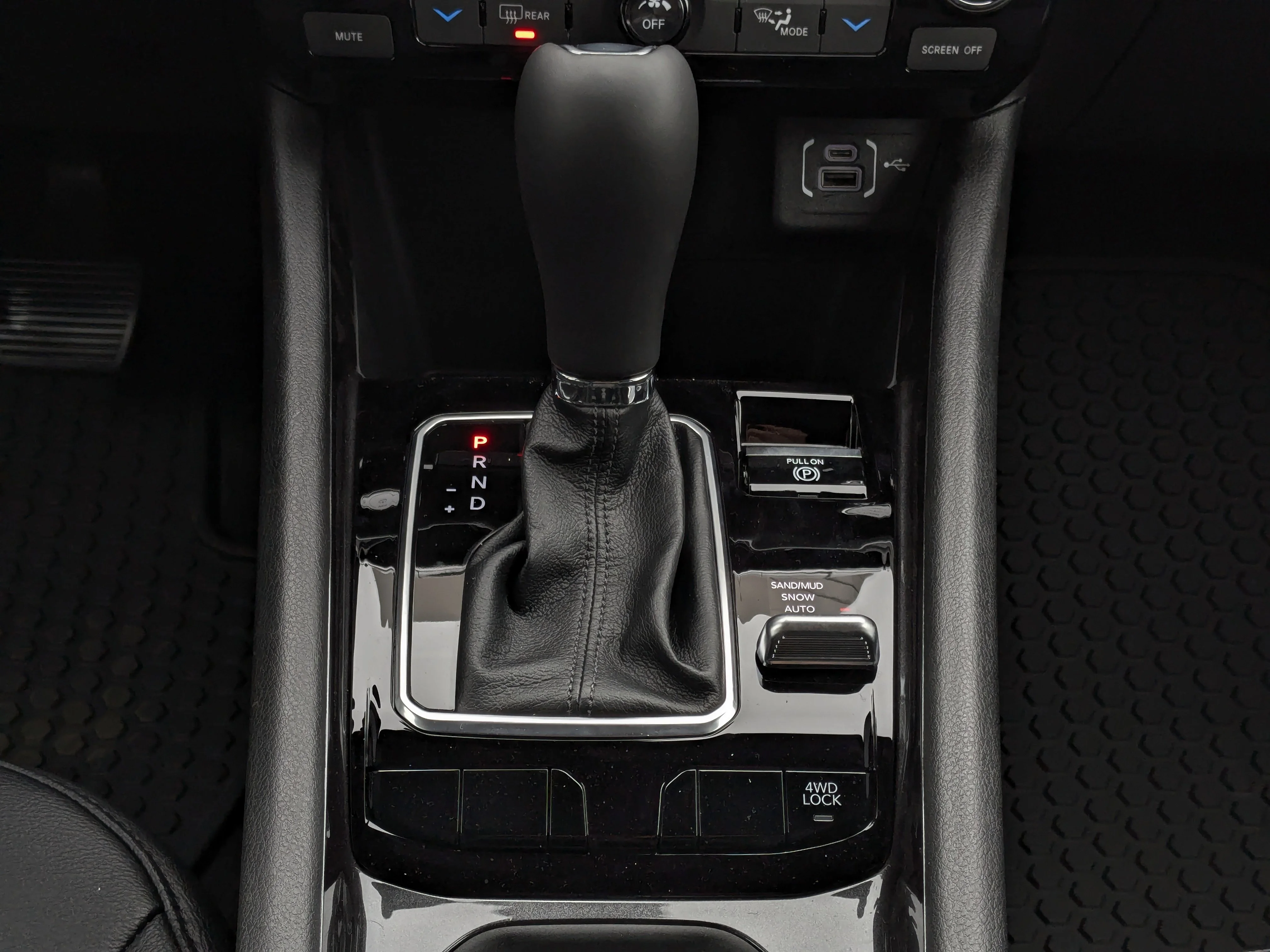 New 2026 Black Jeep North - Heated Seats & Steering - Power Liftgate - 10.1  Display - Keyless Entry & Tons More! image 24