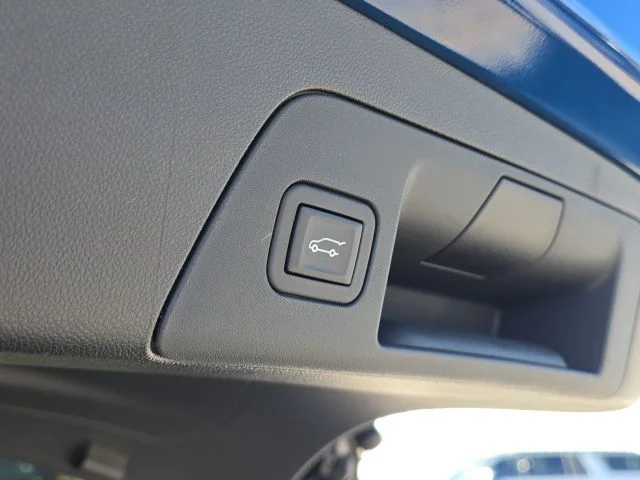 Used 2023 Blue Buick Avenir image 12