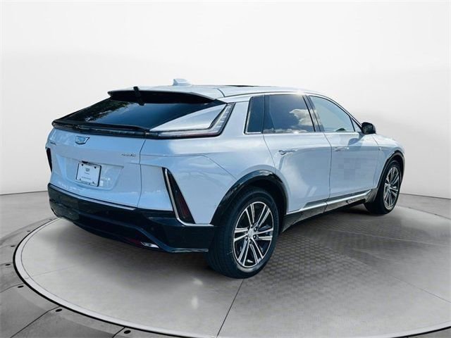 New 2026 Vibrant White Tricoat Cadillac Premium Luxury image 7