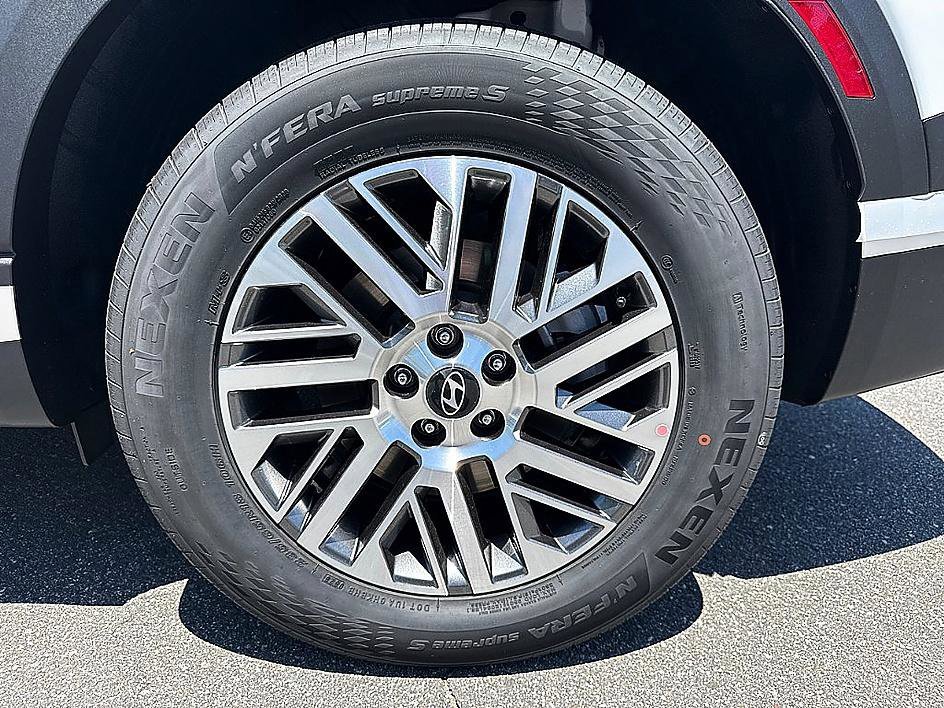 New 2026 Creamy White Pearl Hyundai SEL AWD image 5