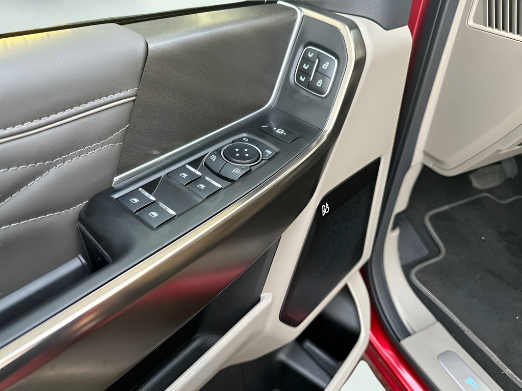 2025 Ford F-250 Super Duty Platinum - Photo 18