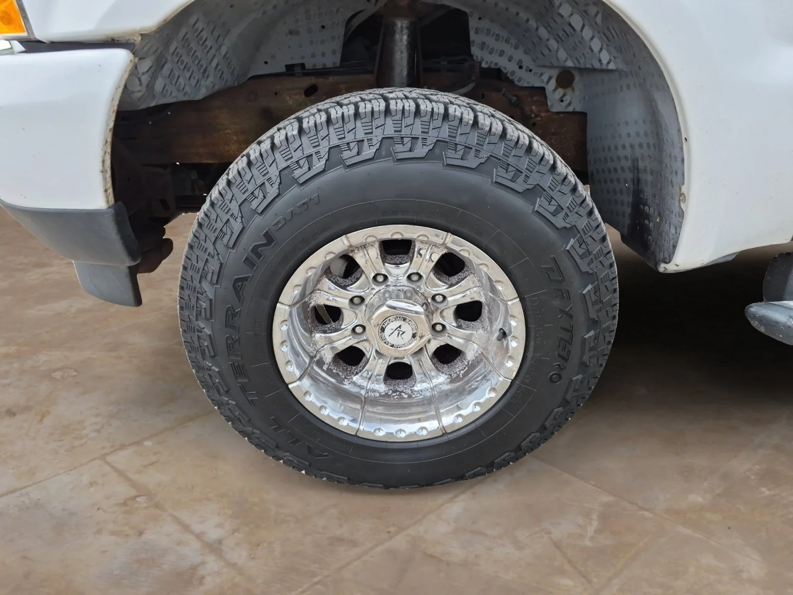 Used 2004 White Ford XL image 25