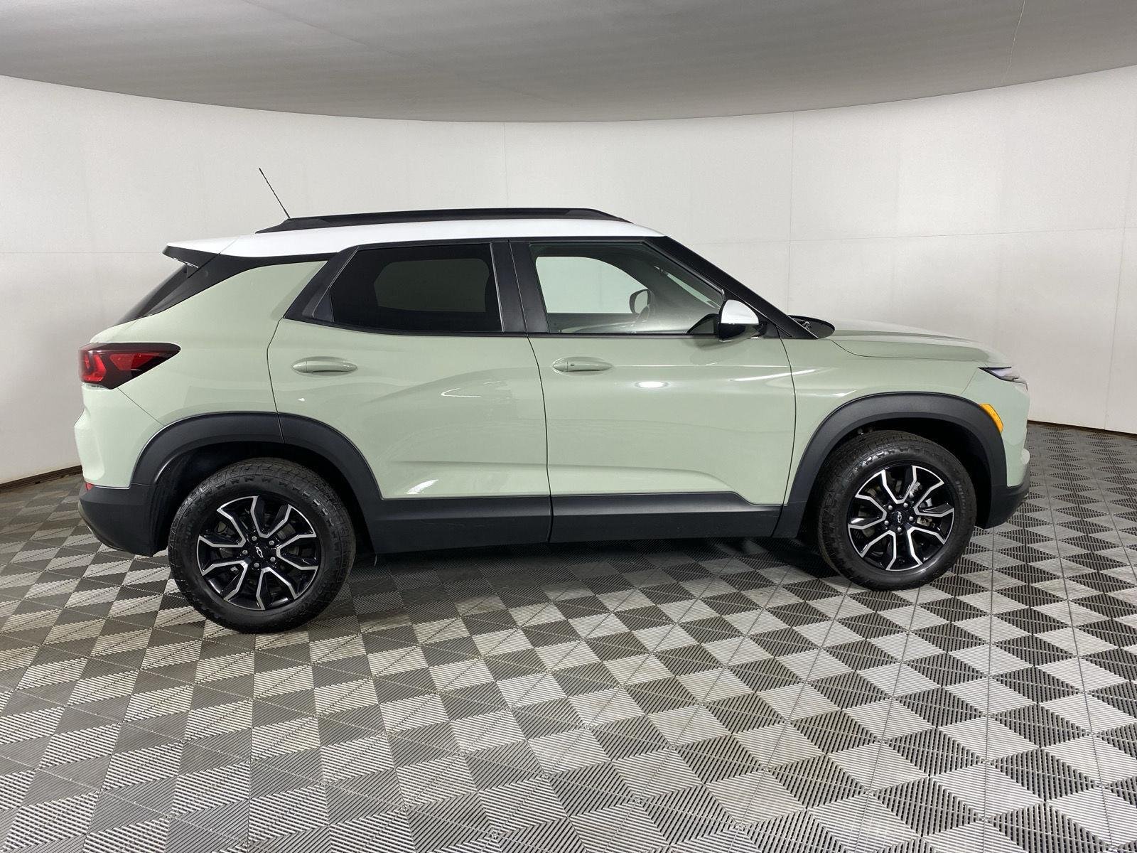 Used 2024 Cacti Green Chevrolet ACTIV image 8
