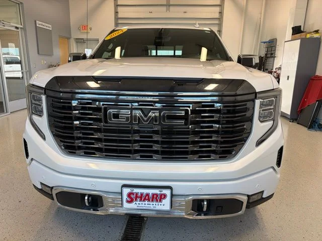 Used 2024 White GMC Denali Ultimate image 5