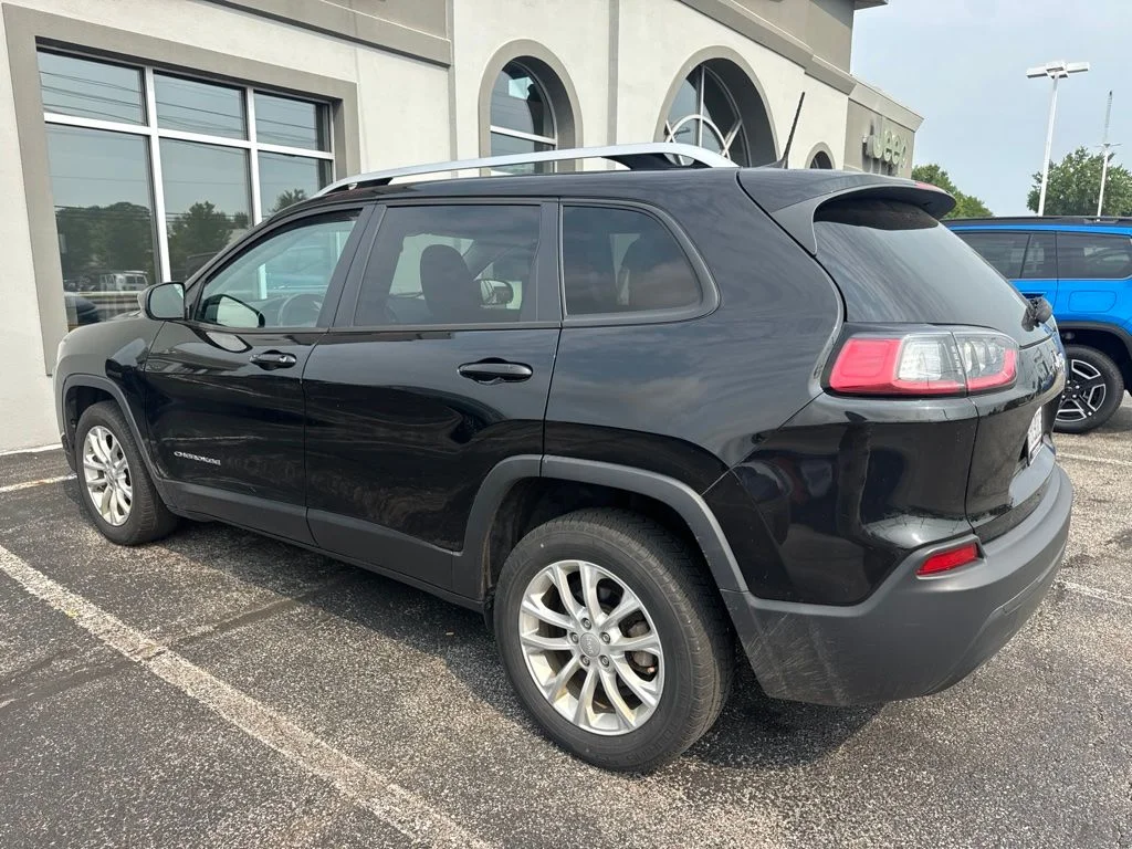 Certified Used 2020 Black Jeep Latitude image 10