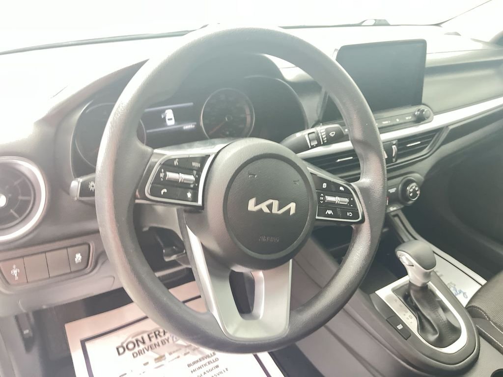 Used 2022 Gray Kia FE image 18