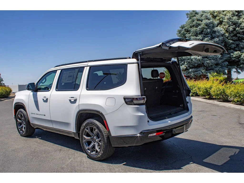 New 2026 Bright White Clearcoat Jeep Limited Altitude image 9