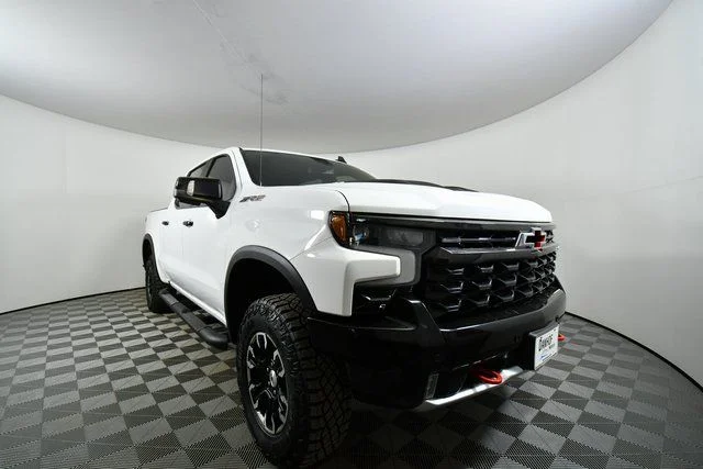 2025 Chevrolet Silverado 1500 ZR2 - Photo 8